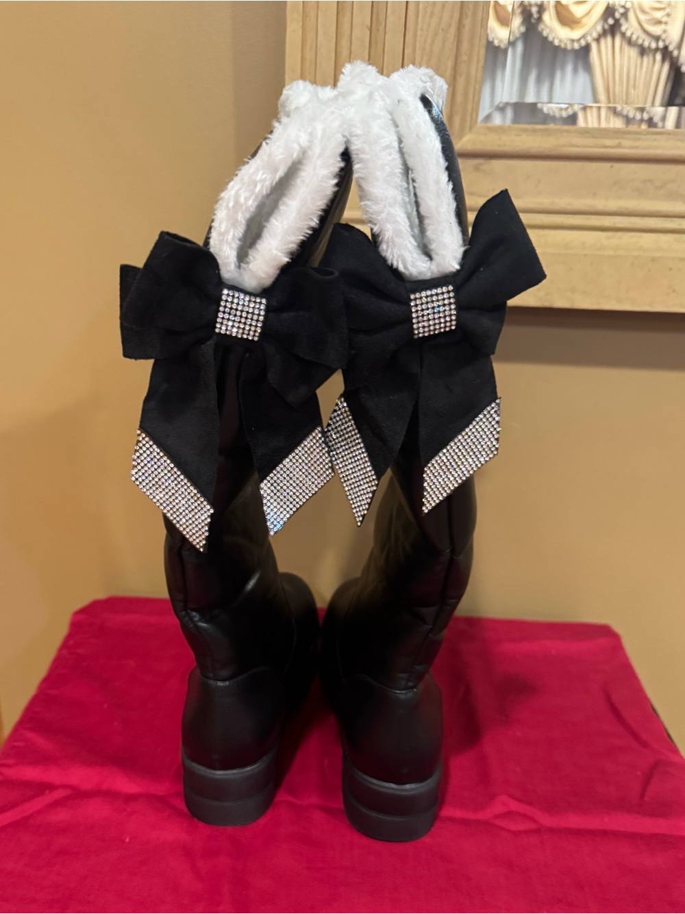 Women's Black Faux-Fur Lined Winter Boots - Picture 3 of 7
